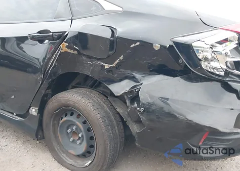 2018 Honda Civic Lx z USA, uszkodzony, nr VIN 19XFC2E52JE032832